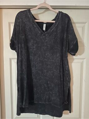 Zenana Outfitters Mineral Wash V-Neck Tunic Top in Black